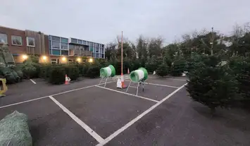 Green image with paw prints showing the IGDB logo and the words Official Event